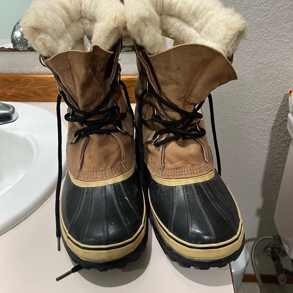 Sorel Caribou Tan and Cream Winter Boots size 10